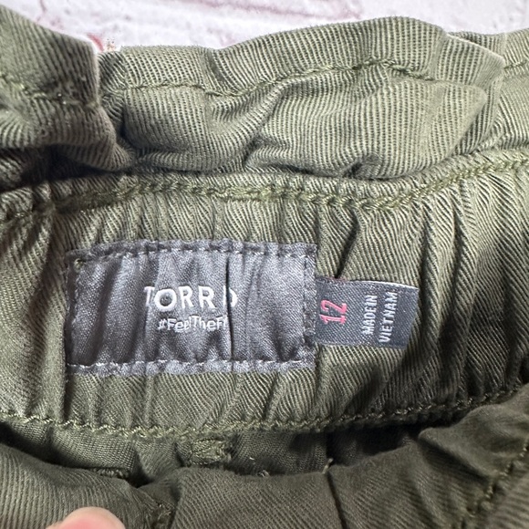 Torrid Pull On Wide Leg Tencel High Rise Paperbag Waist Pant Green Sz 12 GUC - Picture 2 of 6